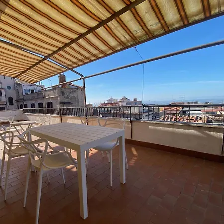 Sunset Terrace Apartment *